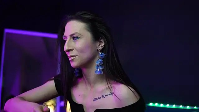 Snapshot of RubyRosa chatting on October 2025 09:38:01 PM RubyRosa online show from October 2025 09:38:01 PM