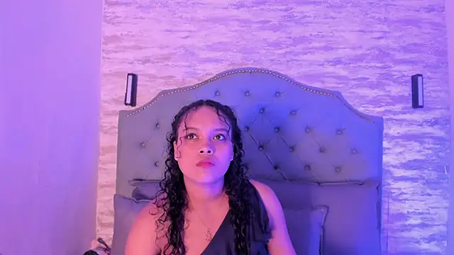 ValeriaJulio  online show from September 2025 11:39:02 AM