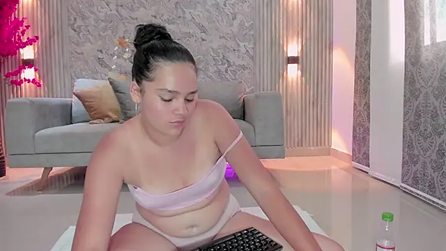 karlie small online show from March 2026 07:32:01 PM