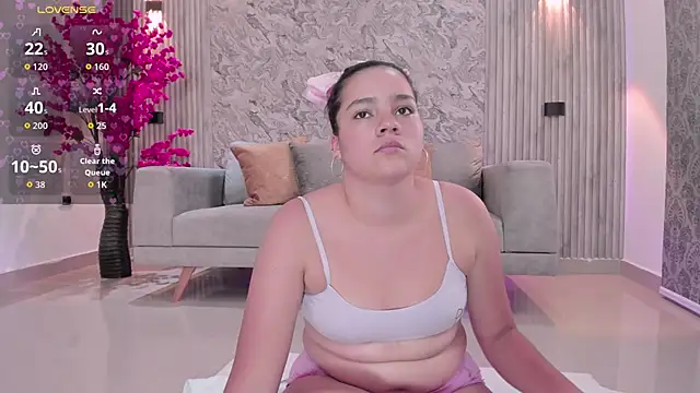 karlie small online show from February 2026 07:44:01 PM