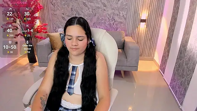 karlie small online show from December 2025 07:50:01 PM