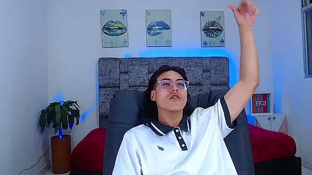 dirty model online show from October 2025 11:13:01 PM