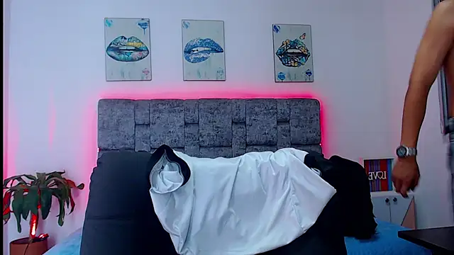 dirty model online show from September 2025 03:18:01 AM