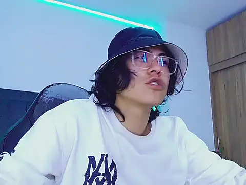 dirty model online show from October 2025 08:50:02 AM