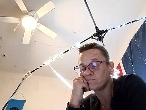 Snapshot of PremiumKitty chatting on October 2025 09:15:02 PM PremiumKitty online show from October 2025 09:15:02 PM