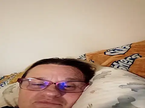 Snapshot of PremiumKitty chatting on October 2025 04:05:02 AM PremiumKitty online show from October 2025 04:05:02 AM