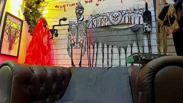 ItaloMoore online show from November 2025 11:15:02 AM