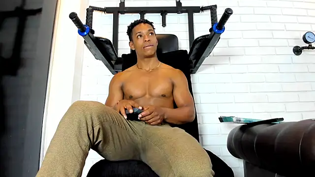 ItaloMoore online show from March 2026 01:07:02 PM