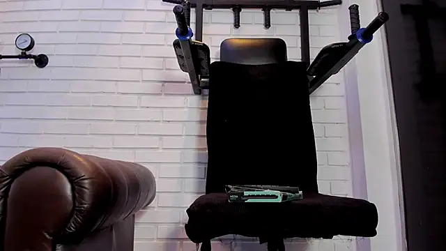 ItaloMoore online show from October 2025 11:20:01 AM