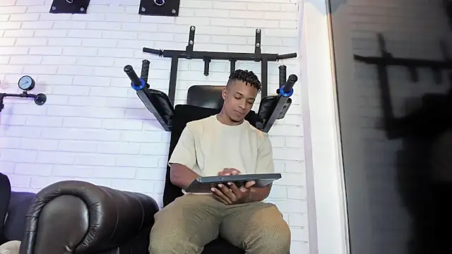 ItaloMoore online show from February 2026 03:34:02 PM