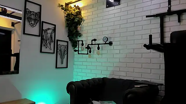 ItaloMoore online show from January 2026 07:30:02 PM