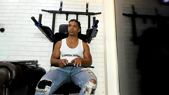 ItaloMoore online show from December 2025 11:32:01 AM