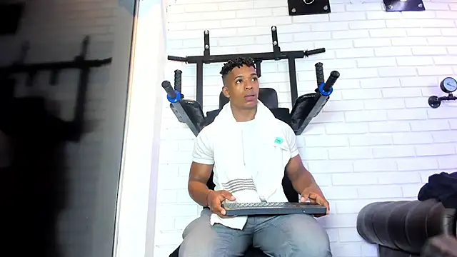 ItaloMoore online show from March 2026 11:27:02 AM