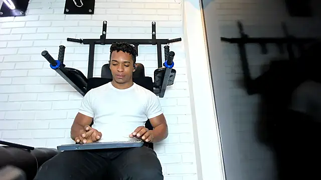 ItaloMoore online show from February 2026 11:33:02 AM