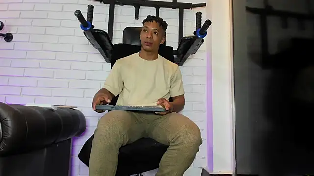 ItaloMoore online show from March 2026 11:45:02 AM