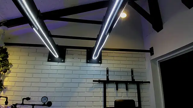 ItaloMoore online show from October 2025 11:53:01 AM