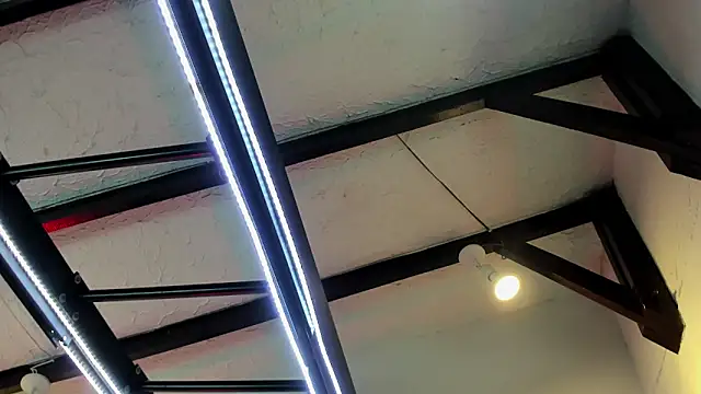 ItaloMoore online show from November 2025 11:20:02 AM