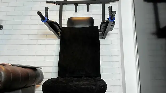 ItaloMoore online show from October 2025 12:48:02 PM