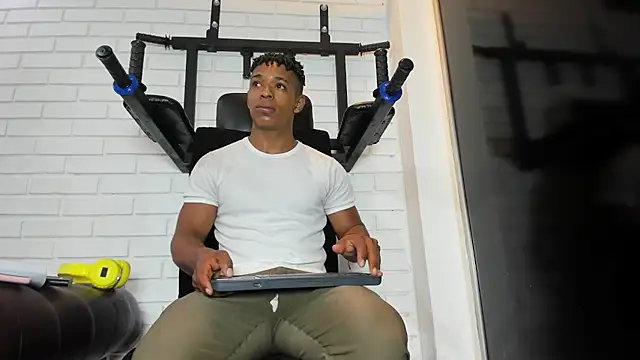 ItaloMoore online show from March 2026 11:42:01 AM