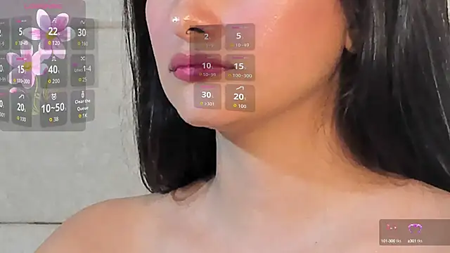 Snapshot of VioletHilton chatting on October 2025 06:41:02 PM VioletHilton online show from October 2025 06:41:02 PM