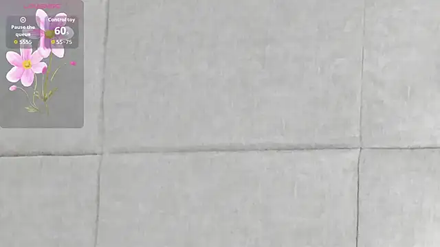 Snapshot of VioletHilton chatting on October 2025 07:11:01 PM VioletHilton online show from October 2025 07:11:01 PM