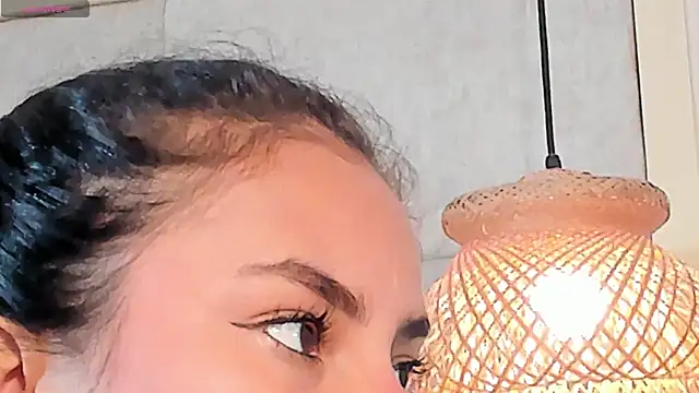 Snapshot of VioletHilton chatting on November 2025 08:09:02 PM VioletHilton online show from November 2025 08:09:02 PM