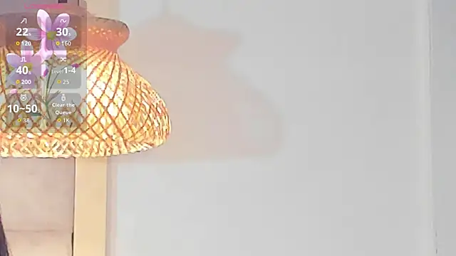 Snapshot of VioletHilton chatting on September 2025 06:36:02 PM VioletHilton online show from September 2025 06:36:02 PM