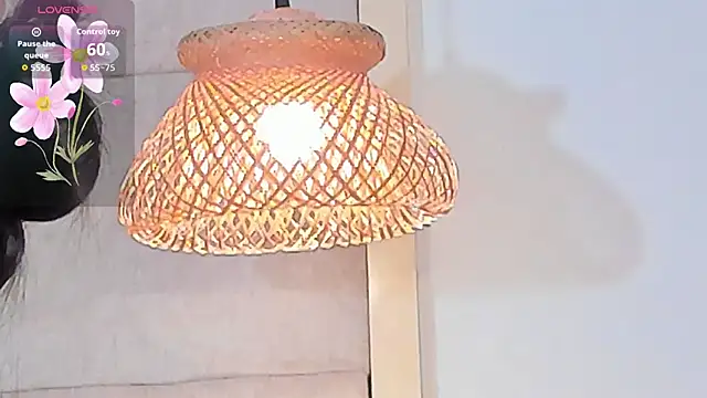 Snapshot of VioletHilton chatting on November 2025 07:17:02 PM VioletHilton online show from November 2025 07:17:02 PM