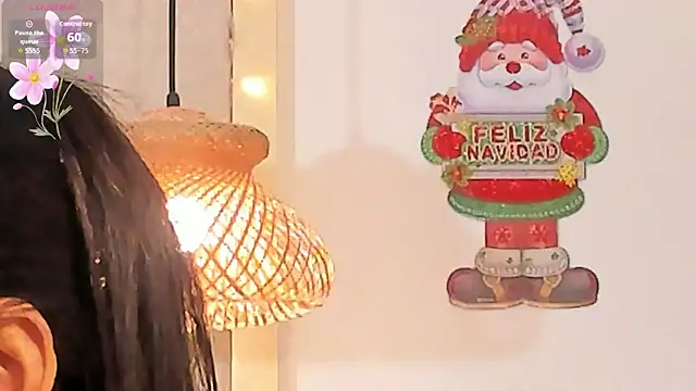 Snapshot of VioletHilton chatting on December 2025 08:14:01 PM VioletHilton online show from December 2025 08:14:01 PM