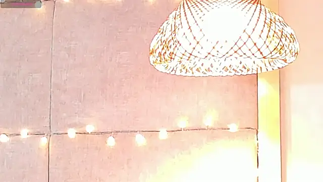 VioletHilton online show from February 2026 07:03:01 PM