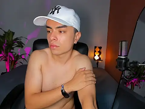 Snapshot of obzidyan chatting on September 2025 11:45:02 PM obzidyan online show from September 2025 11:45:02 PM