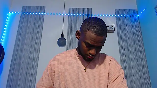 Snapshot of eebony_stallion chatting on October 2025 03:18:02 AM eebony stallion online show from October 2025 03:18:02 AM