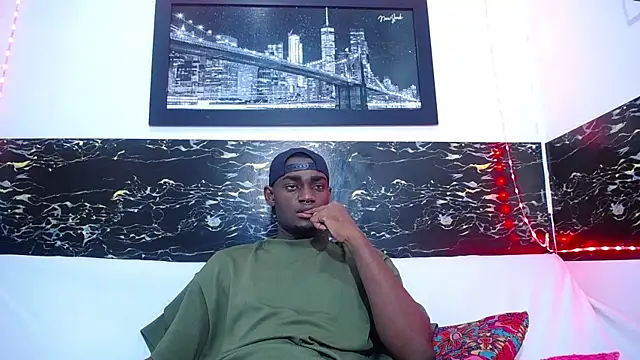 Snapshot of eebony_stallion chatting on September 2025 03:16:01 AM eebony stallion online show from September 2025 03:16:01 AM