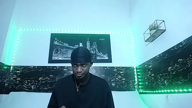 Snapshot of eebony_stallion chatting on September 2025 03:06:02 AM eebony stallion online show from September 2025 03:06:02 AM