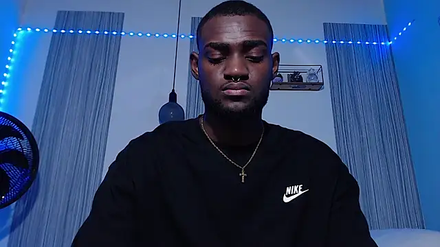 Snapshot of eebony_stallion chatting on October 2025 02:53:01 AM eebony stallion online show from October 2025 02:53:01 AM