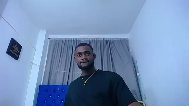 Snapshot of eebony_stallion chatting on November 2025 03:22:01 AM eebony stallion online show from November 2025 03:22:01 AM