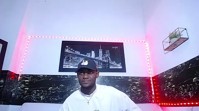 Snapshot of eebony_stallion chatting on September 2025 03:11:01 AM eebony stallion online show from September 2025 03:11:01 AM