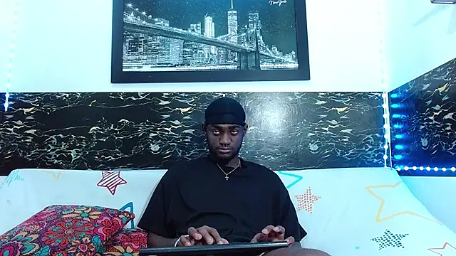 Snapshot of eebony_stallion chatting on October 2025 03:11:02 AM eebony stallion online show from October 2025 03:11:02 AM