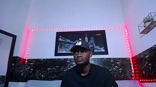 Snapshot of eebony_stallion chatting on September 2025 03:09:02 AM eebony stallion online show from September 2025 03:09:02 AM