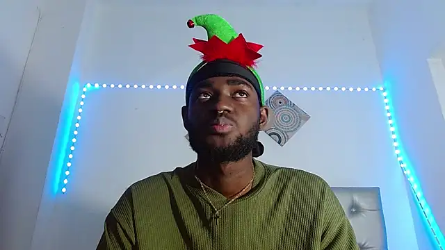 Snapshot of eebony_stallion chatting on December 2025 12:04:01 AM eebony stallion online show from December 2025 12:04:01 AM