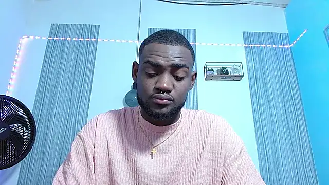 Snapshot of eebony_stallion chatting on October 2025 03:18:02 AM eebony stallion online show from October 2025 03:18:02 AM