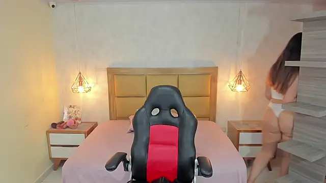 Snapshot of MELISSAROUGE chatting on November 2025 12:59:01 PM MELISSAROUGE online show from November 2025 12:59:01 PM