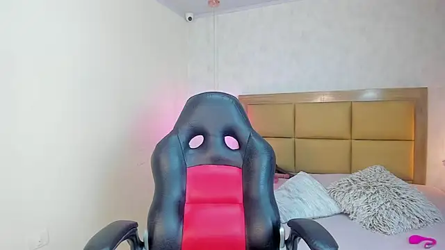 MELISSAROUGE online show from February 2026 07:47:01 PM