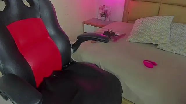 MELISSAROUGE online show from February 2026 07:44:02 PM