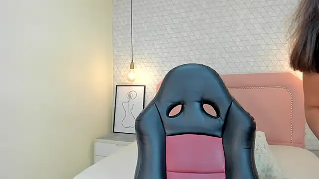 MELISSAROUGE online show from February 2026 01:00:01 PM