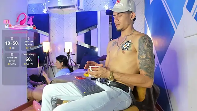 StrapSwingers online show from October 2025 08:09:02 PM