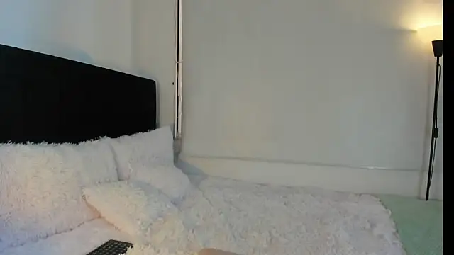 LunaVelvet777 online show from February 2026 05:45:01 PM