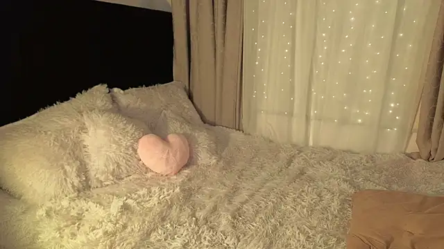 LunaVelvet777 online show from March 2026 05:37:01 PM