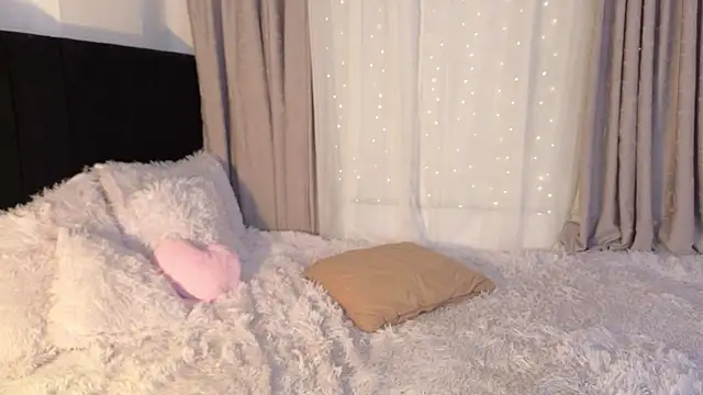 LunaVelvet777 online show from March 2026 03:45:01 PM