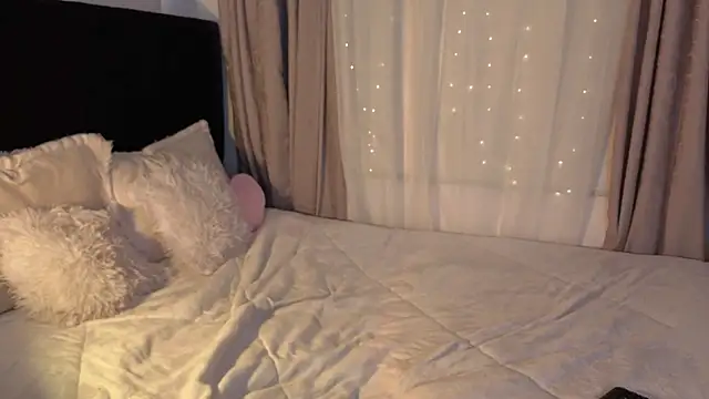 LunaVelvet777 online show from March 2026 03:55:02 PM